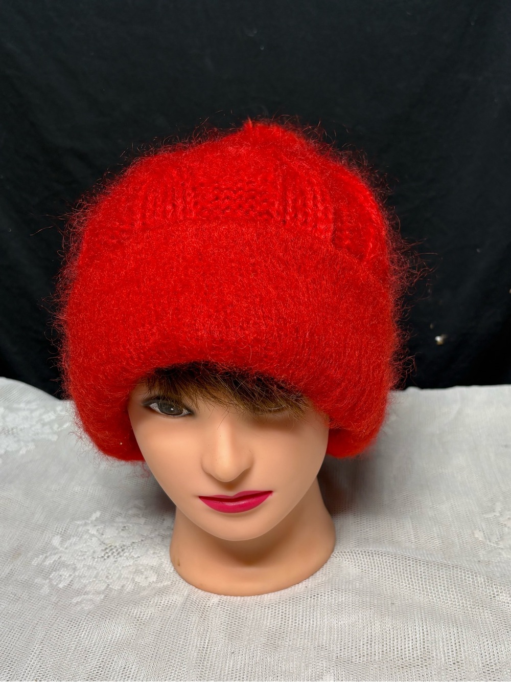 Vtg Donegal Design Ireland NWOT Mohair Wool Red Cable Knit Pom Pom Beanie Hat